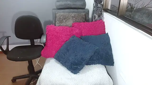 Snapshot of _SamanthaDoll_ chatting on July 25, 2:25 pm SamanthaDoll online show from July 25, 2:25 pm