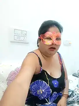 BBW HOT COUPLE online show from January 1, 3:45 am