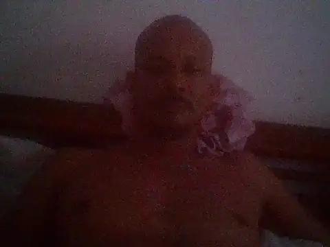 Snapshot of snoppie chatting on June 6, 4:12 pm snoppie online show from June 6, 4:12 pm