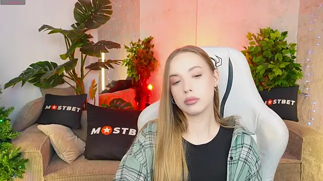 Linda054 online show from December 14, 12:01 pm