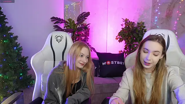 Linda054 online show from December 19, 11:50 am