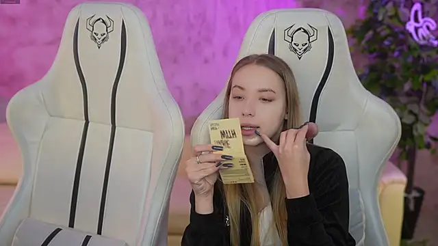 Linda054 online show from January 15, 3:50 pm