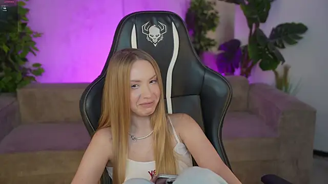 Linda054 online show from September 26, 12:36 am