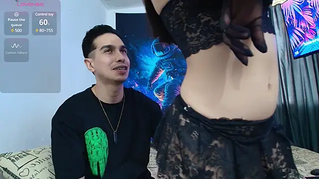 HotCouple 697 online show from January 5, 6:35 pm