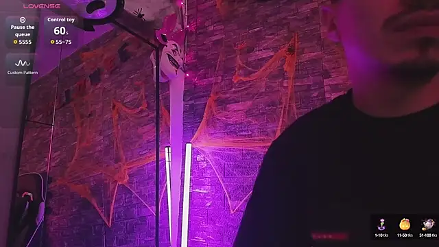 HotCouple 697 online show from October 19, 9:04 pm