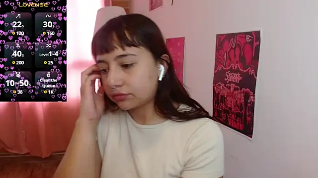 Snapshot of emitaa17228o chatting on March 8, 6:37 pm emitaa17228o online show from March 8, 6:37 pm