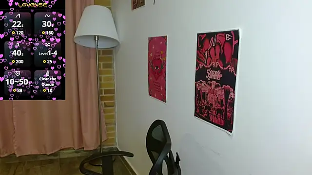 Snapshot of emitaa17228o chatting on March 18, 12:05 am emitaa17228o online show from March 18, 12:05 am