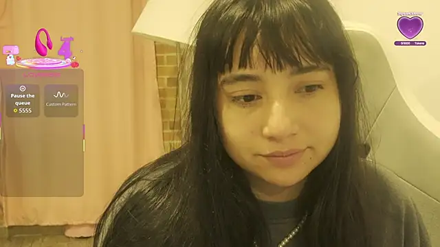 Snapshot of emitaa17228o chatting on May 2, 2:27 am emitaa17228o online show from May 2, 2:27 am