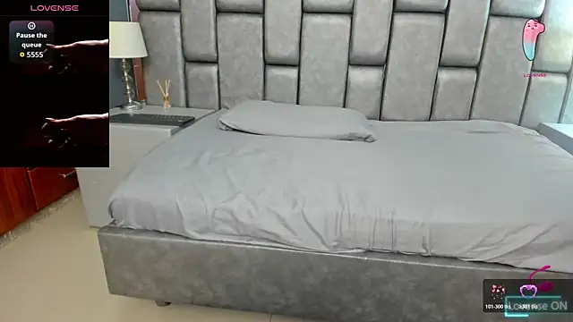 AniEvans  online show from January 7, 11:12 am