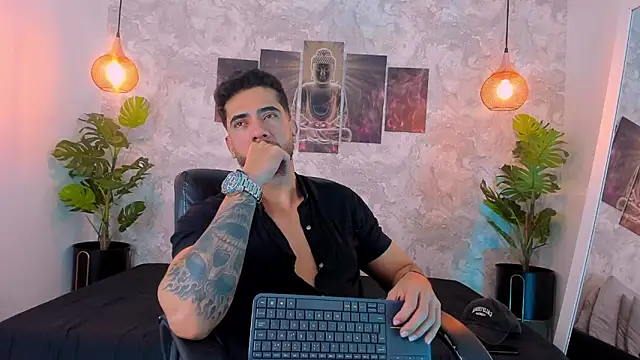 Snapshot of Nate_franco chatting on November 27, 4:14 am Nate franco online show from November 27, 4:14 am