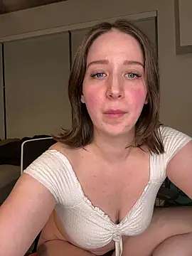 Snapshot of nerdynina chatting on March 5, 12:05 am nerdynina online show from March 5, 12:05 am