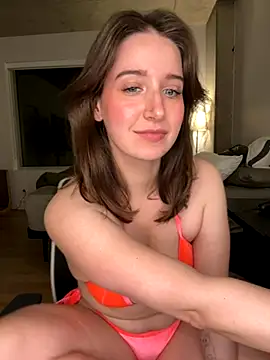 Snapshot of nerdynina chatting on November 14, 12:20 am nerdynina online show from November 14, 12:20 am