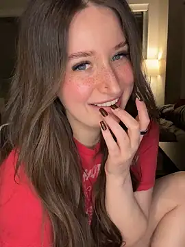 nerdynina online show from February 22, 3:18 am