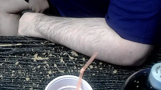 Snapshot of Dominant_BEAR chatting on February 12, 5:24 am Dominant BEAR online show from February 12, 5:24 am