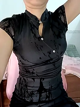 Snapshot of ___Erin___ chatting on November 12, 2:45 am Erin online show from November 12, 2:45 am