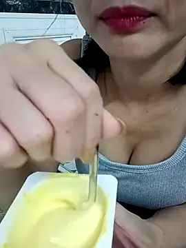 Snapshot of ___Erin___ chatting on November 16, 3:56 am Erin online show from November 16, 3:56 am