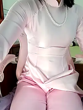    Erin    online show from January 12, 1:11 am