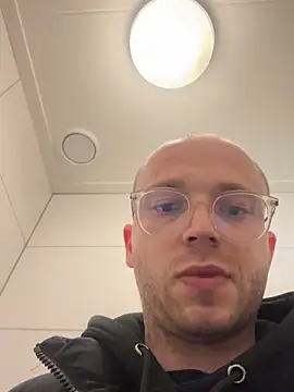 brendonsteamy online show from May 5, 6:32 am