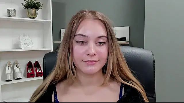 kitty valeria online show from October 12, 7:02 pm