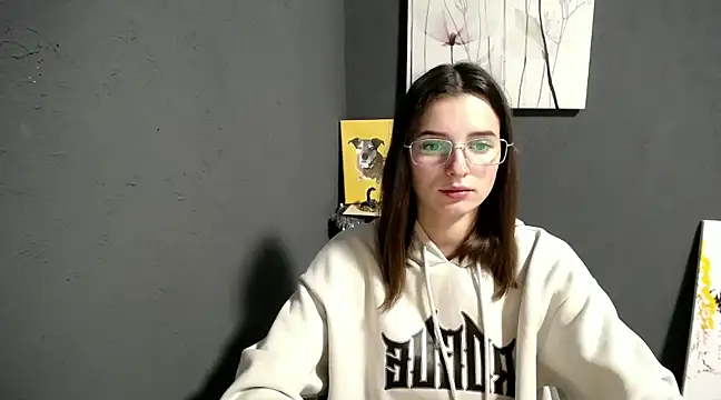 lady olivia  online show from December 10, 1:33 pm