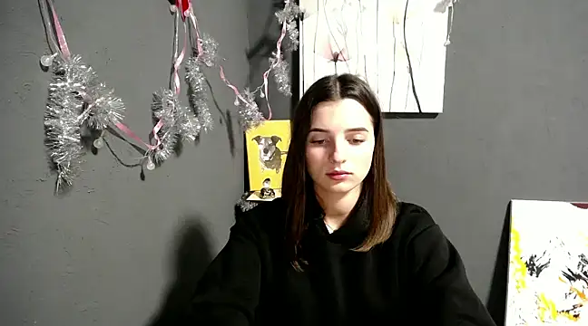 lady olivia  online show from December 18, 5:10 pm