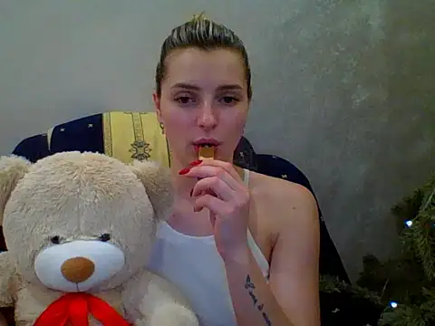 lady olivia  online show from February 20, 7:03 pm