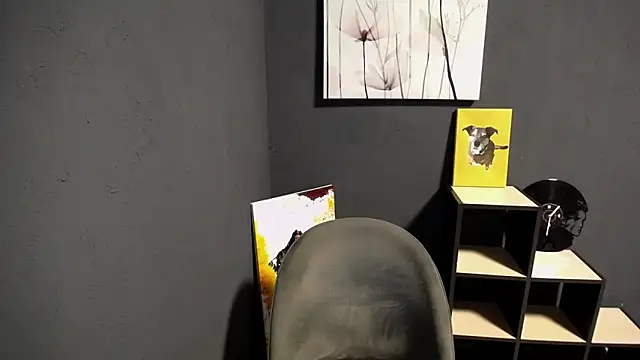 lady olivia  online show from April 17, 12:08 pm