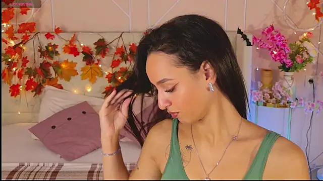 Lolly Neal online show from November 10, 4:55 am