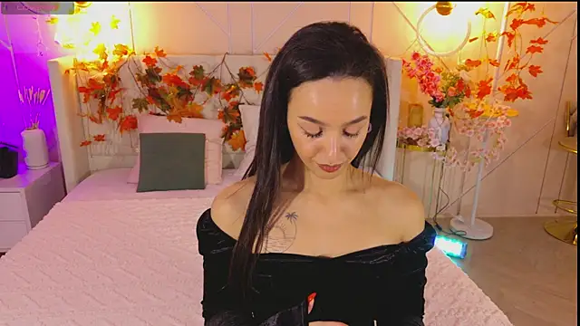 Lolly Neal online show from December 4, 4:44 am