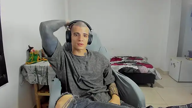 Balo lovers online show from March 4, 7:22 pm