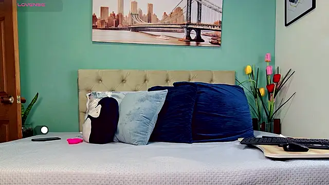 yanella fire online show from March 13, 10:11 am