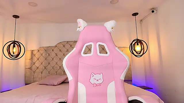 Victoria Adams14 online show from April 22, 5:10 am