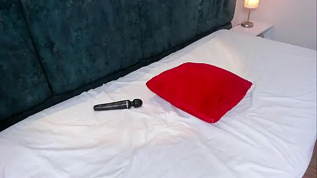 Snapshot of kataleyandliam chatting on January 24, 1:45 am kataleyandliam online show from January 24, 1:45 am