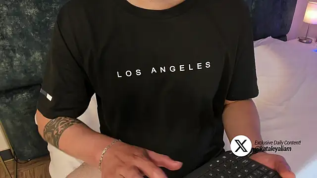 Snapshot of kataleyandliam chatting on February 4, 10:34 pm kataleyandliam online show from February 4, 10:34 pm