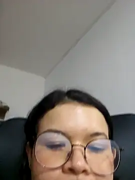 azumiichan online show from February 6, 3:33 am