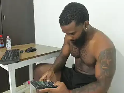 Snapshot of Freedom_24 chatting on January 30, 12:07 am Freedom 24 online show from January 30, 12:07 am