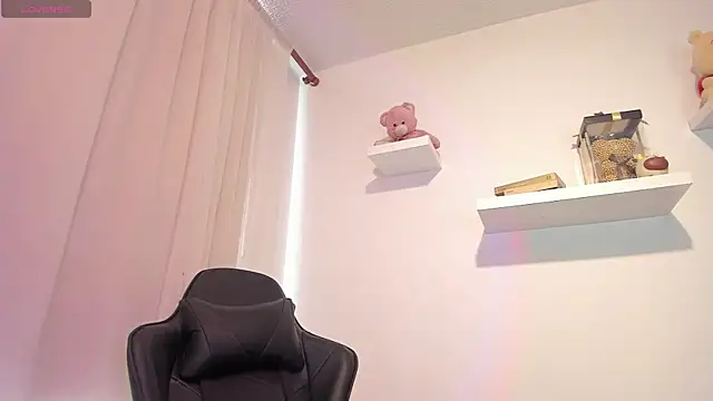 Snapshot of I_am_tori chatting on January 29, 3:58 pm I am tori online show from January 29, 3:58 pm