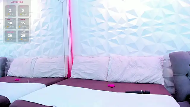 nahomi sex1 online show from December 19, 12:34 pm