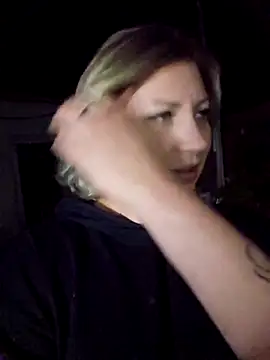 zarina3003 online show from April 3, 9:02 pm