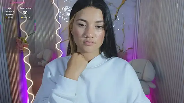 Snapshot of Chiara_tay chatting on April 25, 7:11 pm Chiara tay online show from April 25, 7:11 pm