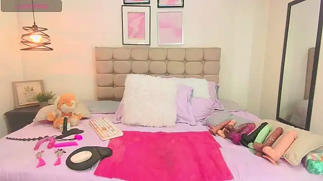 noa  01 online show from April 10, 1:49 pm