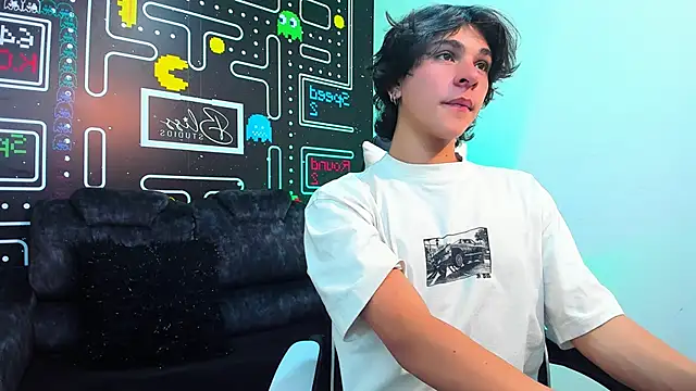 Luke Howland online show from January 14, 8:26 pm