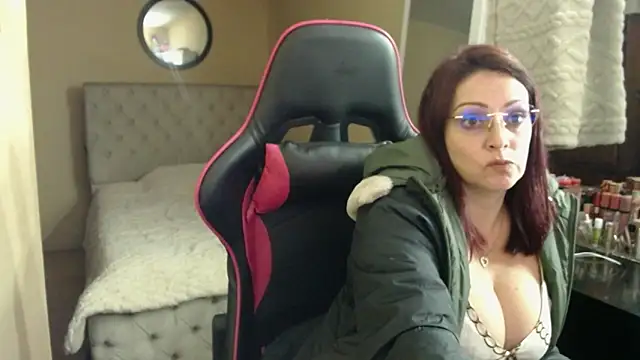 Carol Scottt online show from April 22, 1:08 am