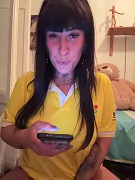 CarolaDrago online show from April 21, 7:39 pm