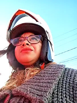 Snapshot of olivia_stylinnson chatting on December 8, 9:08 pm olivia stylinnson online show from December 8, 9:08 pm