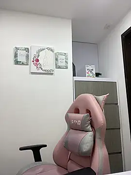 SophiaLaurens online show from January 26, 8:14 am