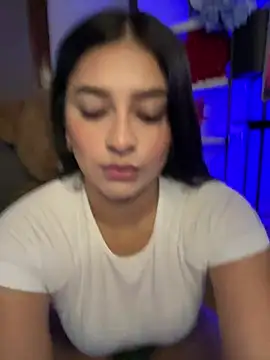 sarasoto 1 online show from February 8, 9:15 pm