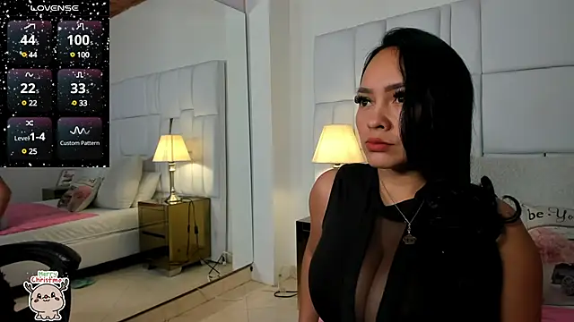 Snapshot of ginebra_ness chatting on December 12, 1:06 pm ginebra ness online show from December 12, 1:06 pm