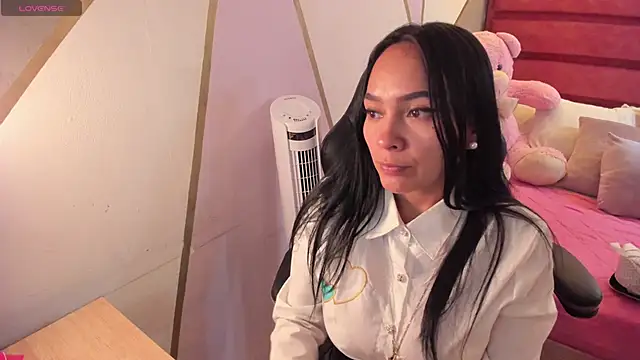 Snapshot of ginebra_ness chatting on March 17, 10:49 pm ginebra ness online show from March 17, 10:49 pm