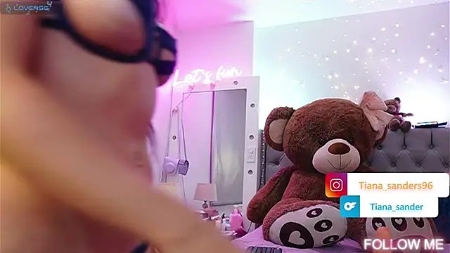 Tiana sanders online show from February 13, 4:54 am